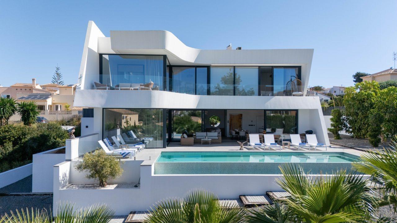 Neubau Villa alles von erster Qualität 2 km vom Strand entfernt