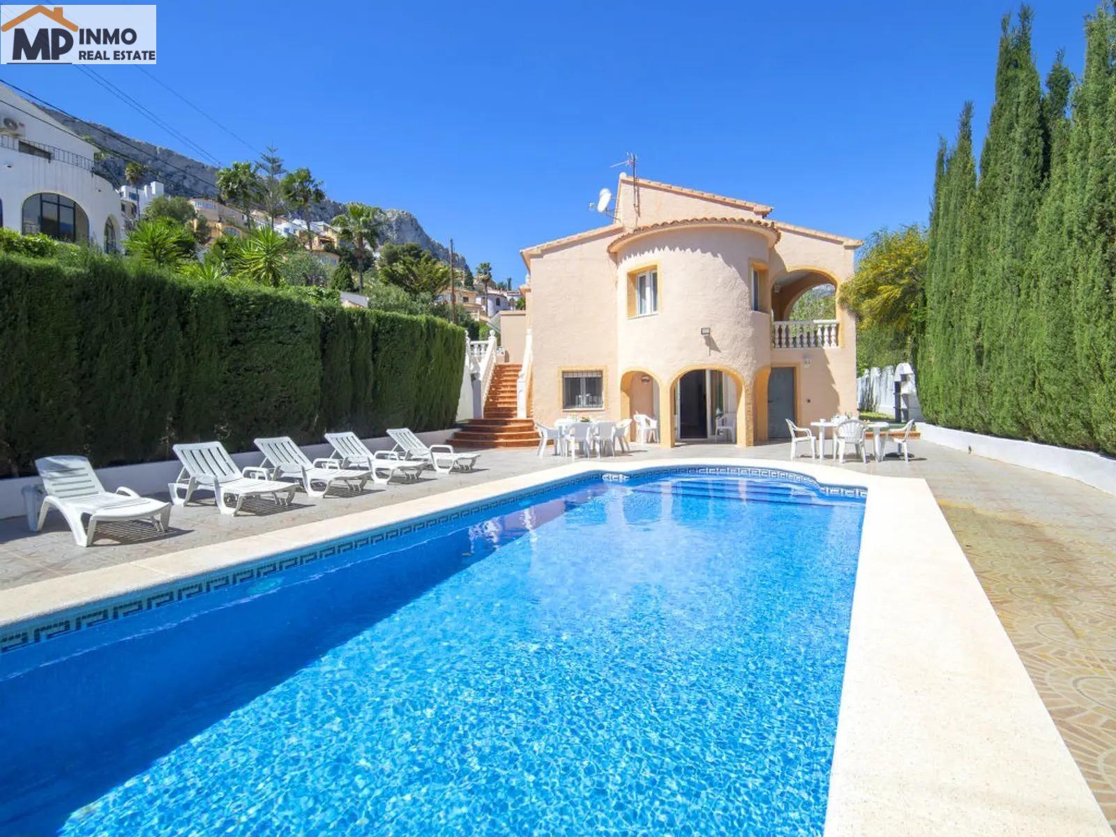 Villa with privacy, 1.5 km from Puerto Blanco in Calpe
