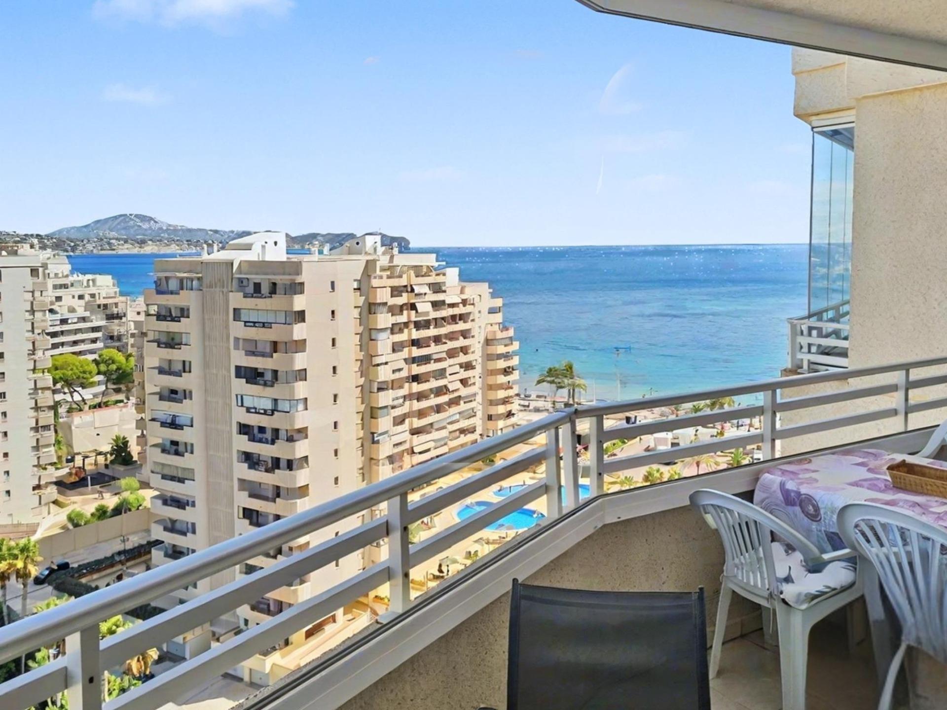 Prachtig appartement met uitzicht op zee en bergen