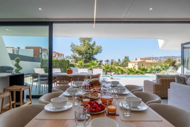 Neubau Villa alles von erster Qualität 2 km vom Strand entfernt