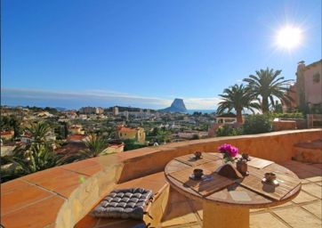 Villa mit 3 individuellen Apartments mit Meerblick, Calpe