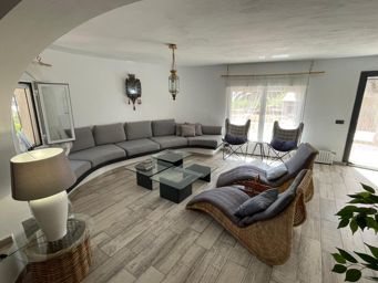 Villa mit 3 individuellen Apartments mit Meerblick, Calpe