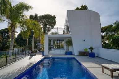 Moderne Villa mit Meerblick in Benissa Costa