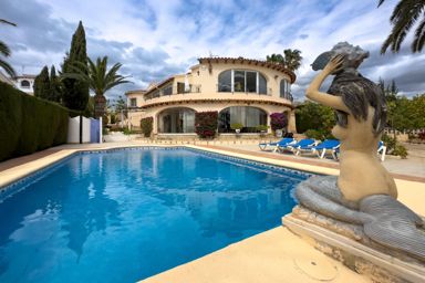 Teilrenovierte Villa in einer der besten Urbanisationen in Calpe