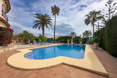Teilrenovierte Villa in einer der besten Urbanisationen in Calpe