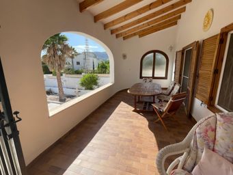 Villa mit wunderschönem Meerblick und großem Grundstück in Calpe