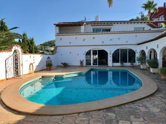 Preciosa villa ideal para un B&B en La Cometa, Calpe