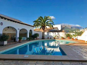 Preciosa villa ideal para un B&B en La Cometa, Calpe