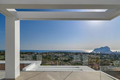 Spektakuläre Neubauvilla mit Panoramablick in Calpe