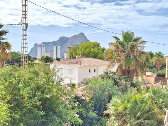 Villa mit Gästeapartment in Calpe
