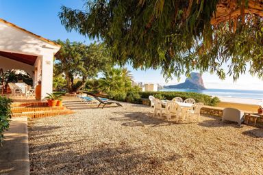 Villa con encanto en primera línea y vistas espectaculares en Calpe