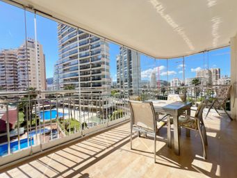 Amplio apartamento en primera línea en Calpe