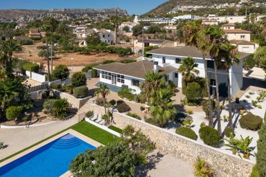 Villa moderna en zona urbana con vistas al Peñón, Calpe