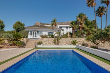 Villa moderna en zona urbana con vistas al Peñón, Calpe