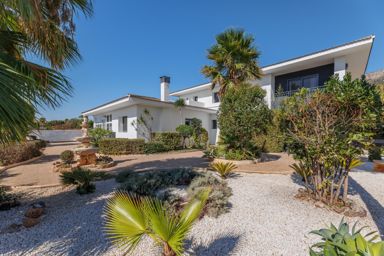 Villa moderna en zona urbana con vistas al Peñón, Calpe