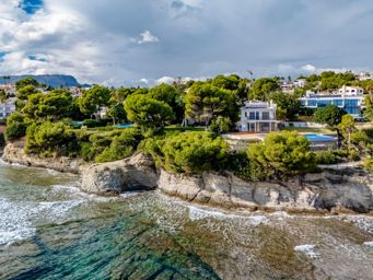 Villa en primera línea en Basetes con espectaculares vistas al mar, Calpe