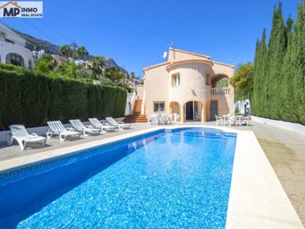 Villa con mucha privacidad a 1.5km de Puerto Blanco en Calpe