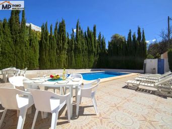 Villa con mucha privacidad a 1.5km de Puerto Blanco en Calpe