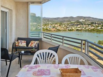 Precioso apartamento con vistas al mar y a la montaña