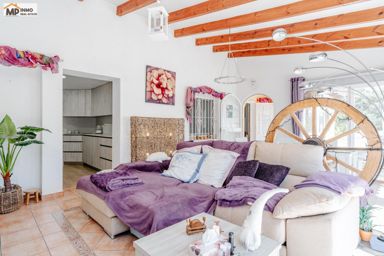 Villa reformada con apartamento independiente en Gran Sol