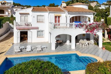 Prachtige villa met apart appartement in Benissa Costa