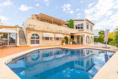 Wunderschöne, renovierte Villa mit Meerblick in Moraira