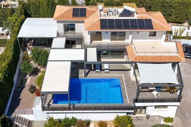 Spectaculaire villa met zeezicht en veel privacy op een ongeëvenaarde locatie