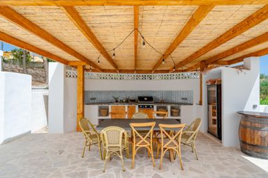 Magnífica villa mediterránea con esencia ibicenca y vistas al mar en Calpe
