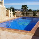 Piscine dans villa de luxe à Calpe, région de Cucarres