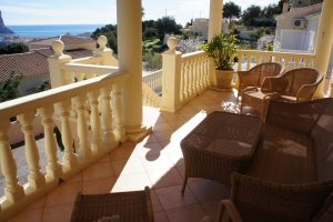 Untere Terrasse in einer Luxusvilla in Calpe, Cucarres