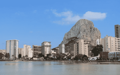 Take advantage of the paradisiacal environment of Costa Blanca to relax in our houses for sale in Calpe