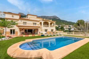 luxury-villa en calpe · estacion 1495000€